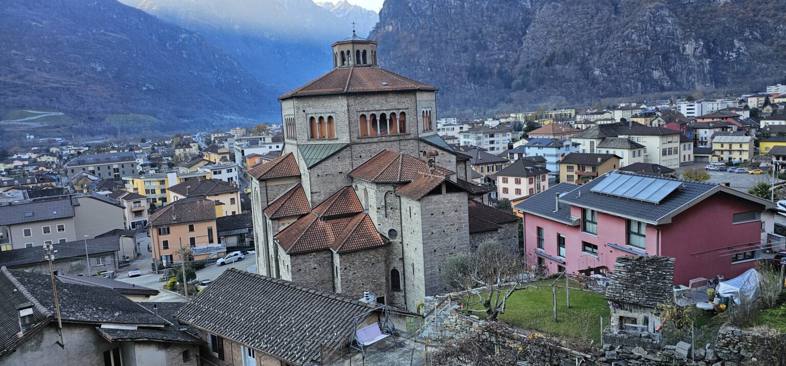 Biasca - la cittadina poco conosciuta del Canton Ticino